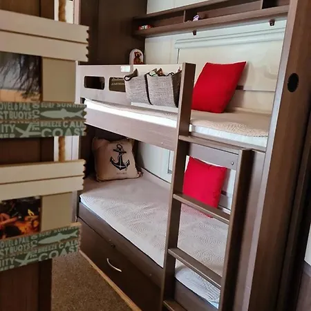 Ultimate Caravan Experience - 1st Line Gradina Village de vacances *