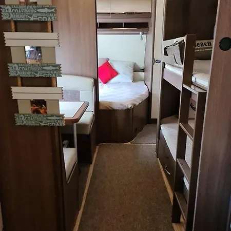 Ultimate Caravan Experience - 1st Line Gradina *