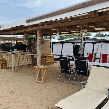 Holiday park Ultimate Caravan Experience - 1st Line Gradina *