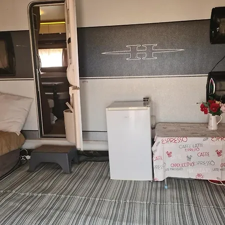Ultimate Caravan Experience - 1st Line Gradina Prázdninový areál *