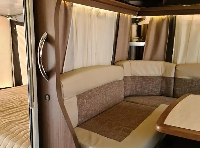 Tatil parkı Ultimate Caravan Experience - 1st Line Gradina Süzebolu