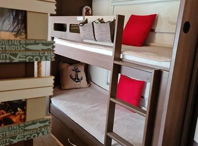 Ultimate Caravan Experience - 1st Line Gradina Tatil parkı *